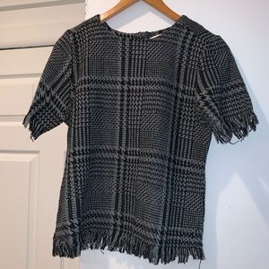 R Dakota Houndstooth Short Sleeve Sweater